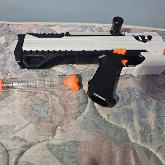 Bundle of Used and Fun Nerf Blasters - Picture 9 of 14